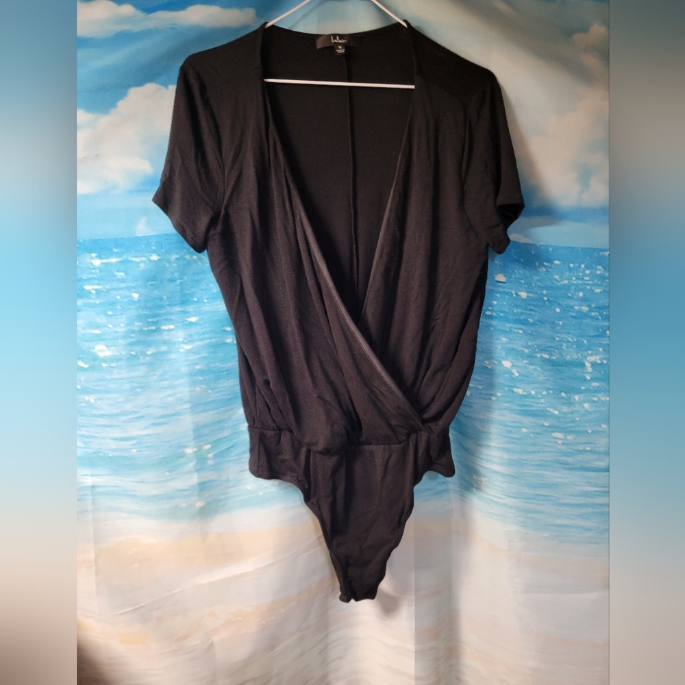 Lulu's Black Short Sleeve Bodysuit Size Medium